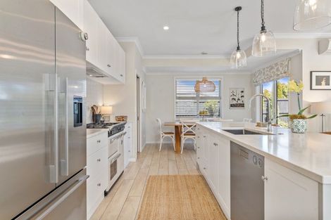 Photo of property in 2 Glen Bridge Lane, Harewood, Christchurch, 8051