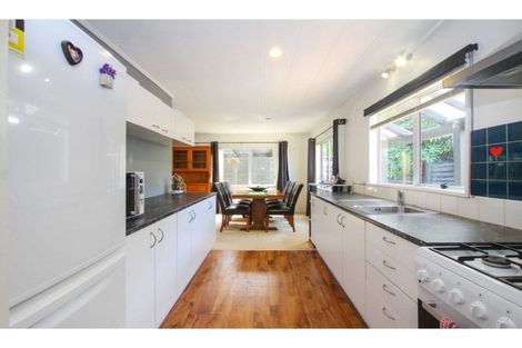 Photo of property in 1/18 Teviot Place, Totara Vale, Auckland, 0629