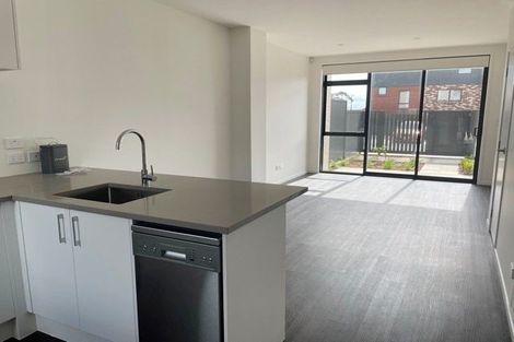 Photo of property in 27 Kotuitui Street, Manukau, Auckland, 2104