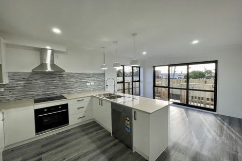 Photo of property in 65c Manuroa Road, Takanini, 2112