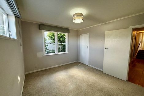 Photo of property in 28a Old Lake Road, Narrow Neck, Auckland, 0624