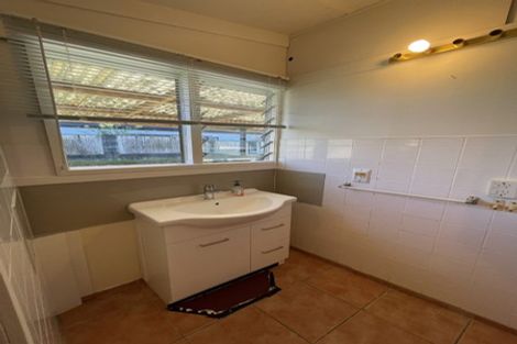 Photo of property in 1/52 Glen Road, Ranui, Auckland, 0612