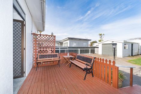 Photo of property in 14 Vernon Avenue, Takaro, Palmerston North, 4412