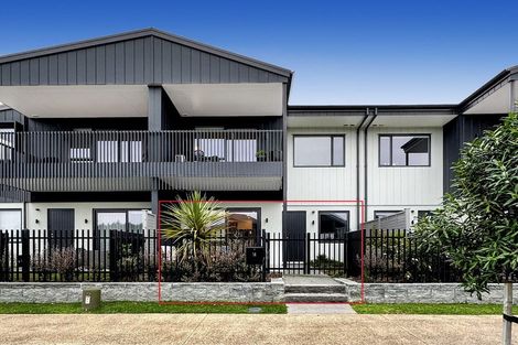 Photo of property in 14 Juniper Drive, Rosehill, Papakura, 2113