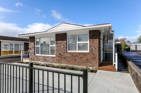 Photo of property in 2/25 Wallath Road, Westown, New Plymouth, 4310