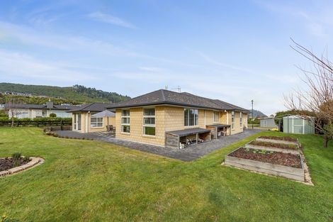 Photo of property in 15 Bodes Lane, Kinloch, Taupo, 3377