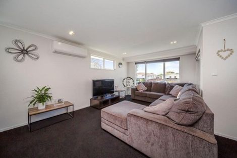 Photo of property in 33 Kamahi Avenue, Hawera, 4610
