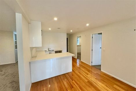 Photo of property in 19 Awaroa Road, Sunnyvale, Auckland, 0612