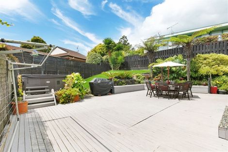 Photo of property in 1/11 Charles Dickens Drive, Mellons Bay, Auckland, 2014