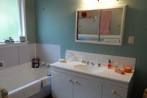 Photo of property in 6 Canterbury Street, Karori, Wellington, 6012