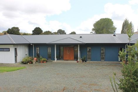 Photo of property in 61 Hurndall Street East, Maungaturoto, 0520