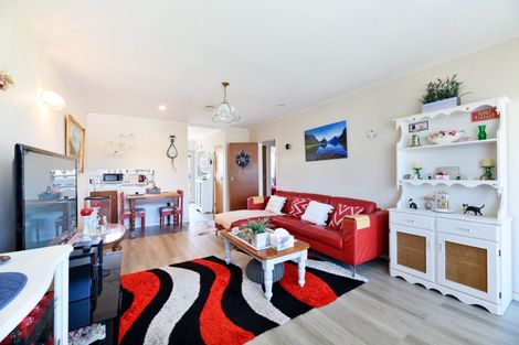 Photo of property in 15 Abel Tasman Avenue, Henderson, Auckland, 0610