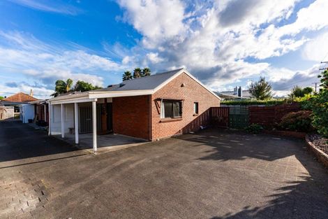 Photo of property in 2/9 Cairnfield Road, Kensington, Whangarei, 0112