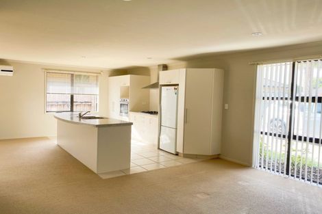 Photo of property in 18 Winchester Place, Rototuna North, Hamilton, 3210