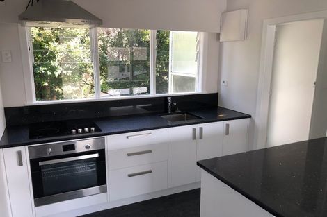 Photo of property in 6a Tallington Crescent, Torbay, Auckland, 0630