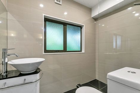 Photo of property in 493 Scenic Drive, Waiatarua, Auckland, 0612