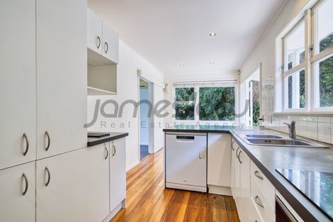 Photo of property in 61 Peach Road, Glenfield, Auckland, 0629