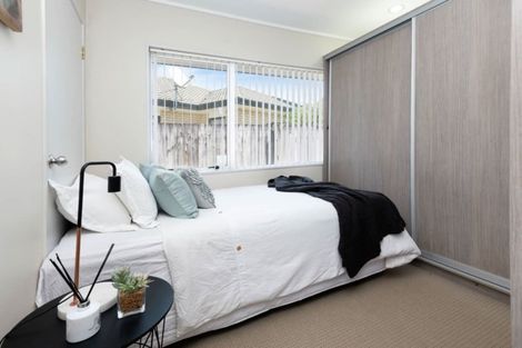 Photo of property in 1/71 Frank Nobilo Drive, Golflands, Auckland, 2013