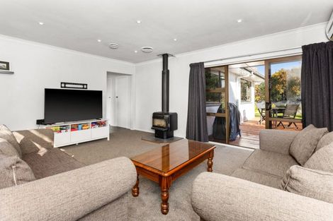 Photo of property in 8 Elizabeth Place, Clive, 4102