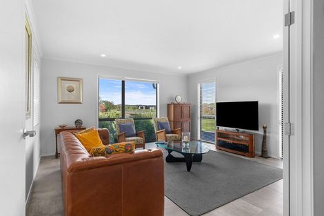 Photo of property in 32 Robert Hastie Drive, Mangawhai, 0573