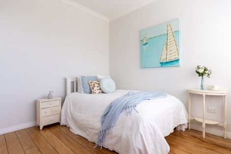 Photo of property in 96 Marine Parade, Paraparaumu Beach, Paraparaumu, 5032