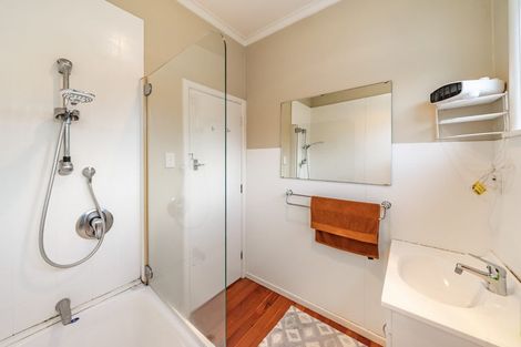 Photo of property in 298 Main Road, Tawa, Wellington, 5028