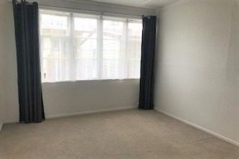 Photo of property in 1/3 Fruitvale Road, New Lynn, Auckland, 0600