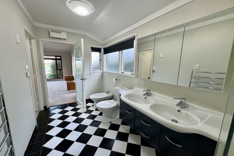 Photo of property in 10 Marine Terrace, Bayswater, Auckland, 0622