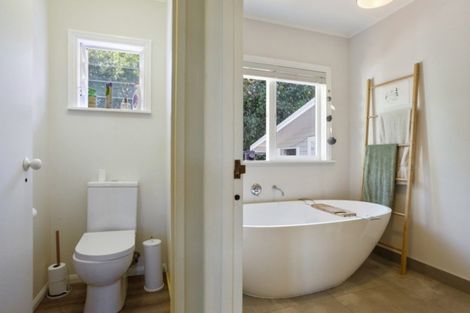 Photo of property in 31 Athenree Road, Athenree, Katikati, 3177