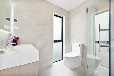 Photo of property in 21c Montgomery Avenue, Belmont, Auckland, 0622