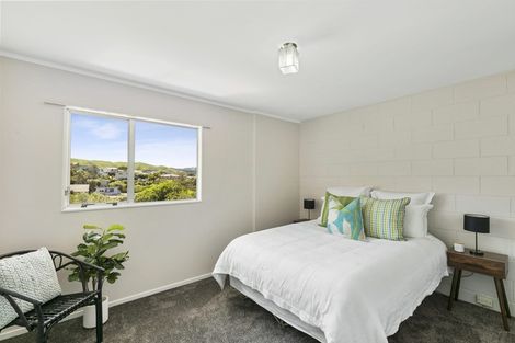 Photo of property in 16 Makatote Grove, Churton Park, Wellington, 6037