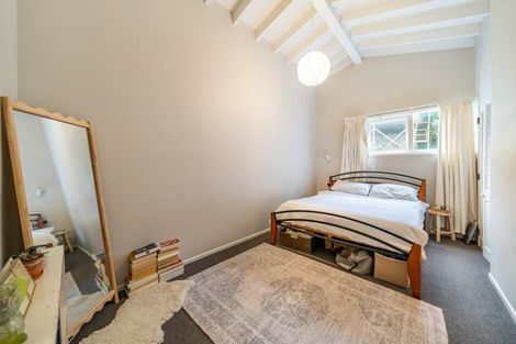 Photo of property in 62 Tio Tio Road, Miramar, Wellington, 6022