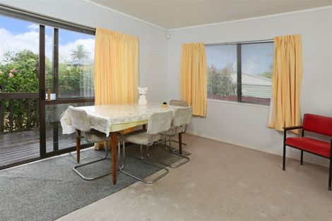 Photo of property in 1/180 Te Atatu Road, Te Atatu South, Auckland, 0610