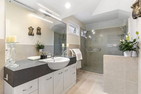 Photo of property in 21 Brooke Ridge Rise, East Tamaki Heights, Auckland, 2016