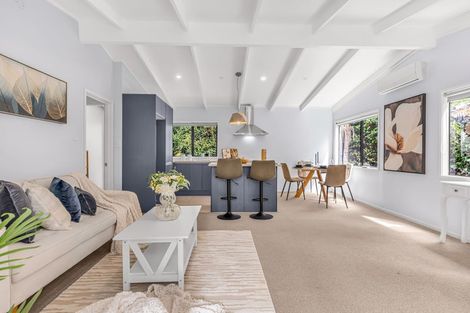 Photo of property in 1/47 Farquhar Road, Glendene, Auckland, 0602