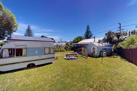 Photo of property in 647 Waitarere Beach Road, Waitarere Beach, Levin, 5510