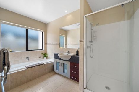 Photo of property in 6 Dalcross Drive, Flat Bush, Auckland, 2016