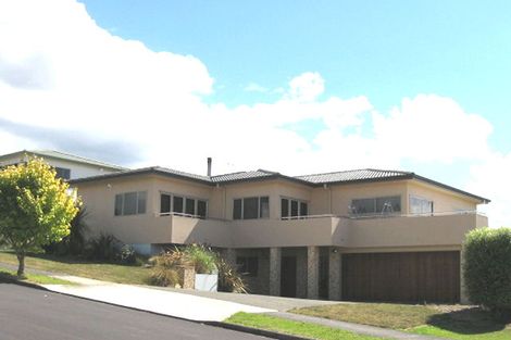 Photo of property in 9 Tornado Place, West Harbour, Auckland, 0618