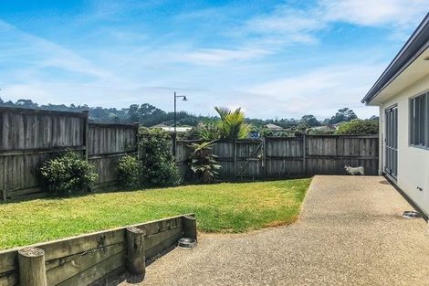 Photo of property in 1 Thomas Hamer Place, Greenhithe, Auckland, 0632