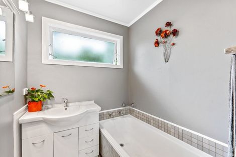 Photo of property in 1 Ruapae Grove, Trentham, Upper Hutt, 5018