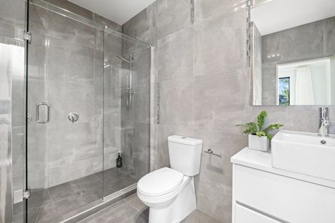 Photo of property in 16 Syd Grant Crescent, Orewa, 0931