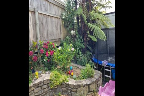 Photo of property in 14 Kekeno Grove, Tirohanga, Lower Hutt, 5010