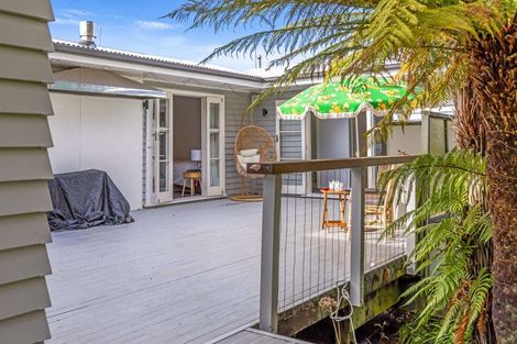 Photo of property in 2 Alberta Street, Acacia Bay, Taupo, 3330
