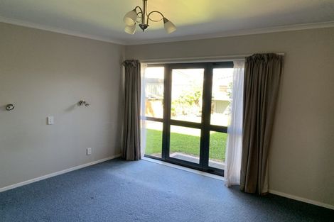 Photo of property in 11 Mcilwaine Place, Marton, 4710