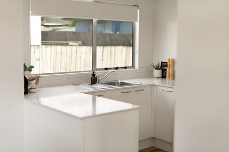 Photo of property in 22a Riverton Drive, Randwick Park, Auckland, 2105