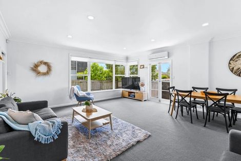 Photo of property in 27 Norcross Avenue, Henderson, Auckland, 0612