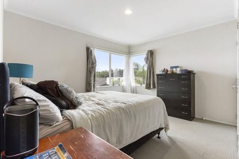Photo of property in 12 Seresin Crescent, Flat Bush, Auckland, 2016