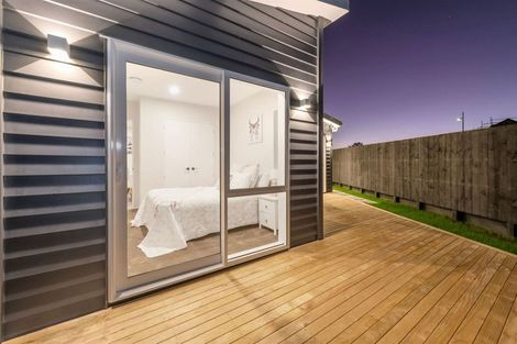 Photo of property in 15 Catalina Avenue, Rosehill, Papakura, 2113