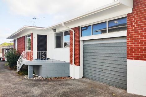 Photo of property in 2/54 Titirangi Road, New Lynn, Auckland, 0600