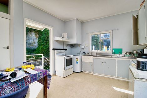 Photo of property in 22 Coote Road, Bluff Hill, Napier, 4110